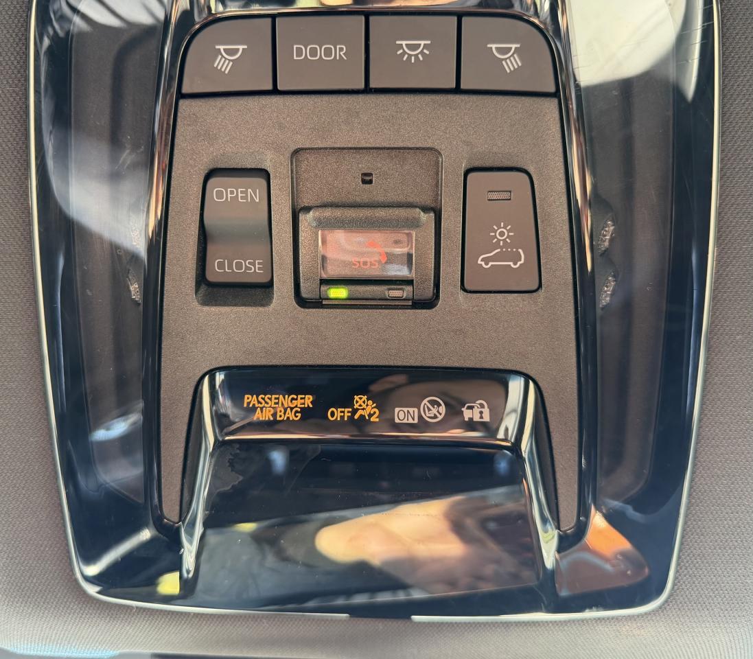 2021 Toyota Venza LIMITED AWD - Photo #24