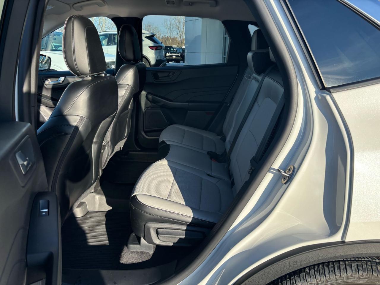 2024 Ford Escape PLUG-IN-HYBRID! LOADED! REMOTE START! 13.2" SCREEN Photo