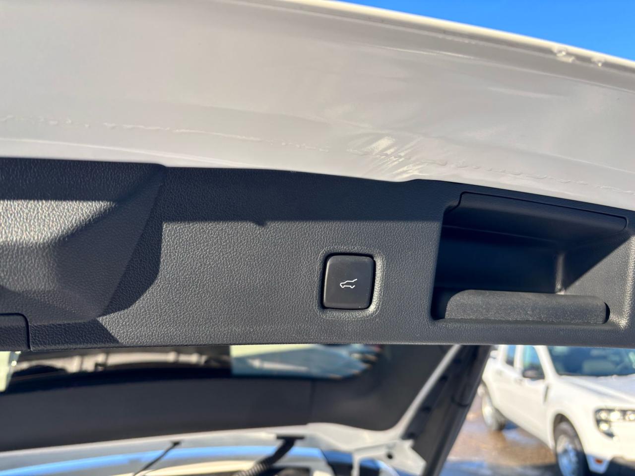 2024 Ford Escape PLUG-IN-HYBRID! LOADED! REMOTE START! 13.2" SCREEN Photo5