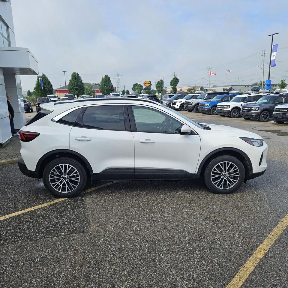 2024 Ford Escape PLUG-IN-HYBRID! LOADED! REMOTE START! 13.2" SCREEN Photo3