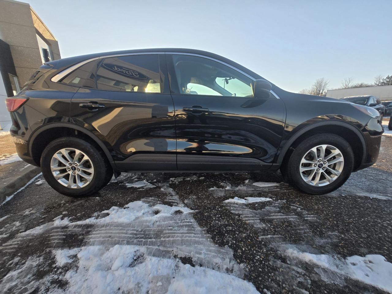 2022 Ford Escape SE, AWD, COPILOT! HEATED STEERING WHEEL AND SEATS! Photo3