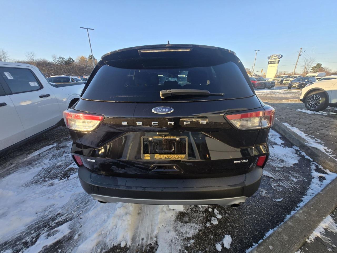 2022 Ford Escape SE, AWD, COLD WEATHER PACKAGE! POWER GATE! Photo