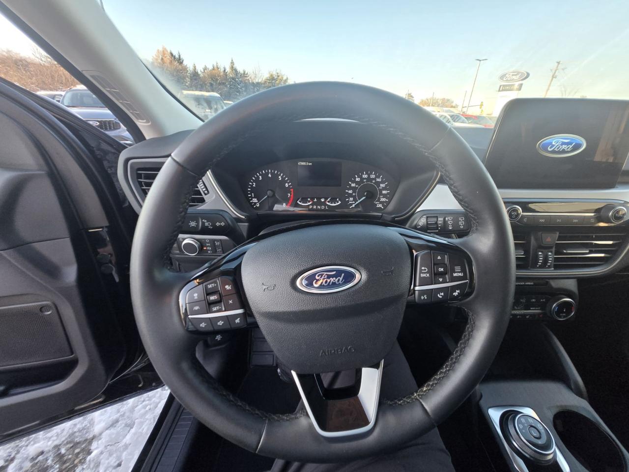 2022 Ford Escape SE, AWD, COPILOT! HEATED STEERING WHEEL AND SEATS! Photo5