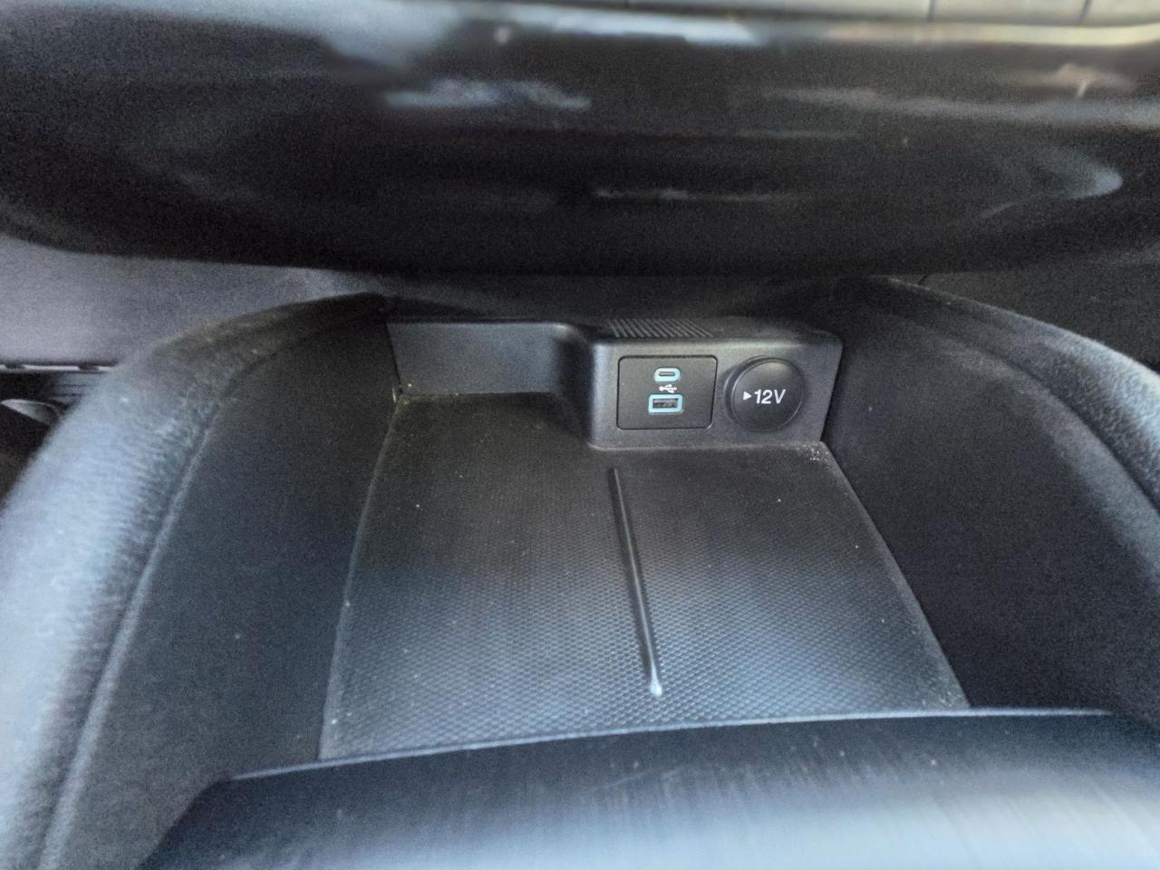 2022 Ford Escape SE, AWD, COPILOT! HEATED STEERING WHEEL AND SEATS! Photo5