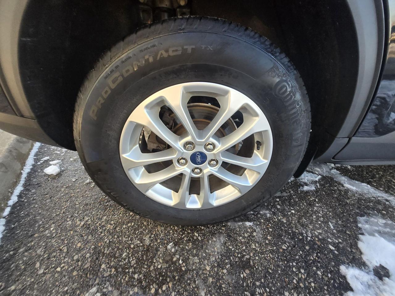 2022 Ford Escape SE, AWD, COLD WEATHER PACKAGE! POWER GATE! Photo4