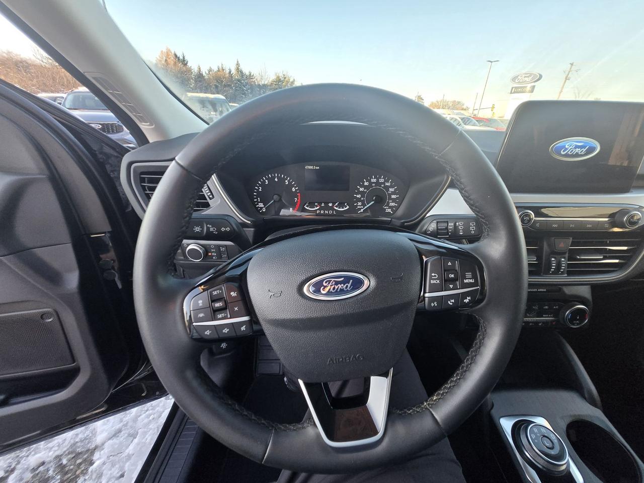 2022 Ford Escape SE, AWD, COLD WEATHER PACKAGE! POWER GATE! Photo
