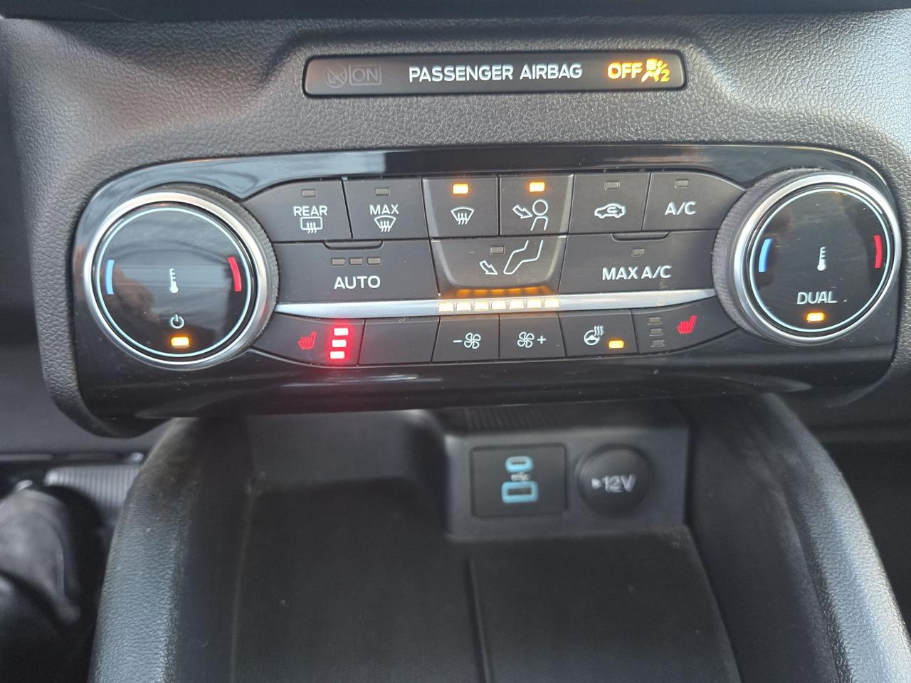 2022 Ford Escape SE, AWD, COLD WEATHER PACKAGE! POWER GATE! Photo