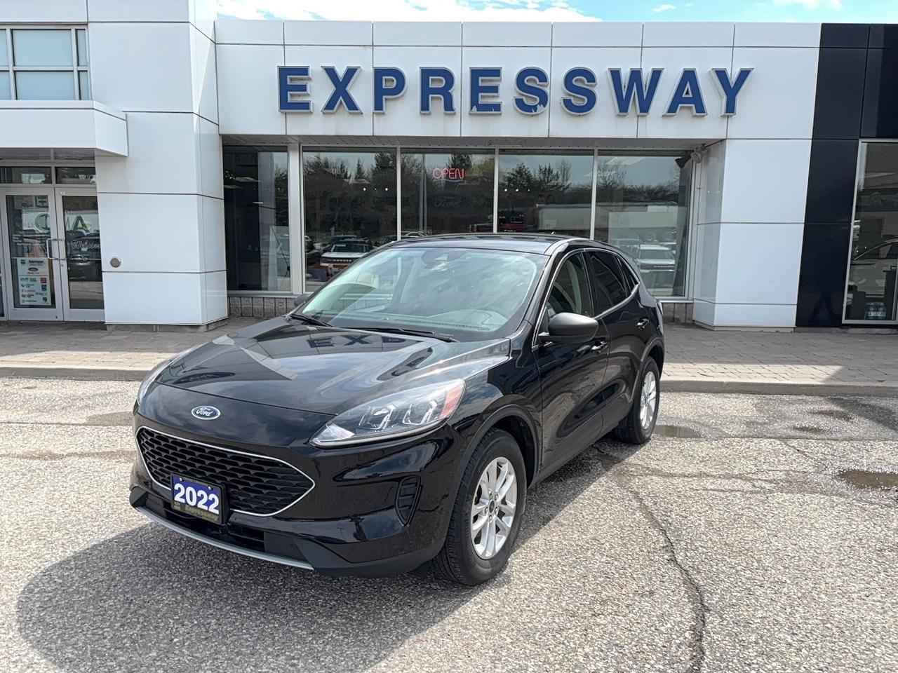 2022 Ford Escape SE, AWD, COLD WEATHER PACKAGE! POWER GATE!
