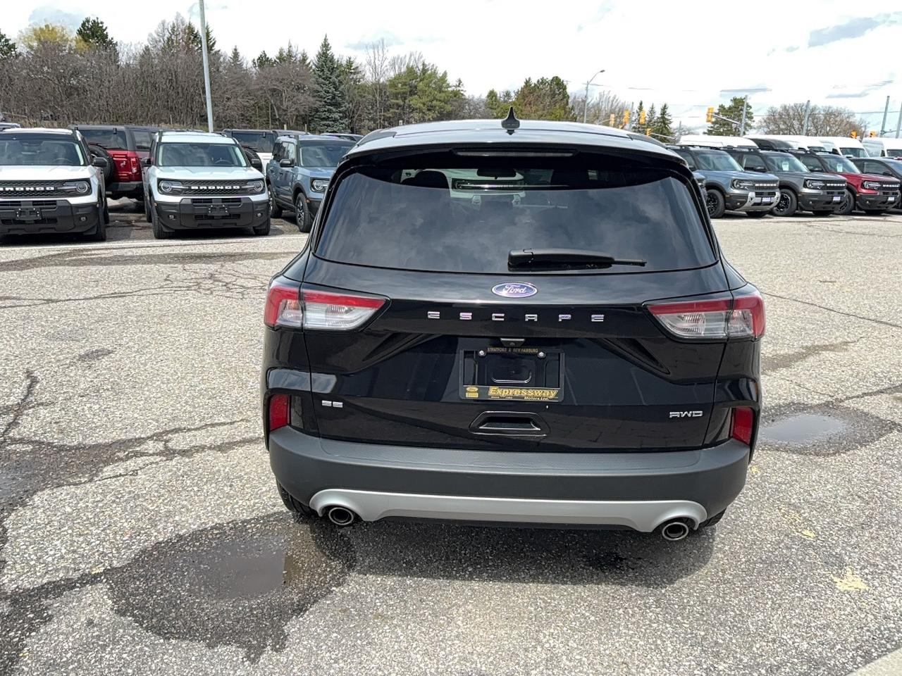 2022 Ford Escape SE, AWD, COLD WEATHER PACKAGE! POWER GATE! Photo