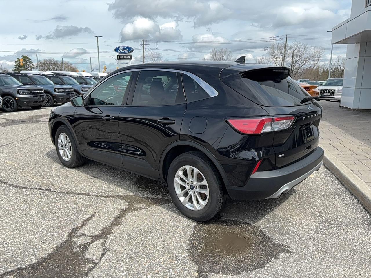 2022 Ford Escape SE, AWD, COLD WEATHER PACKAGE! POWER GATE! Photo