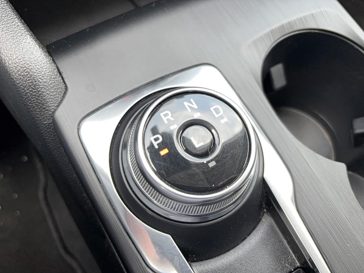 2022 Ford Escape SE, AWD, COLD WEATHER PACKAGE! POWER GATE! Photo