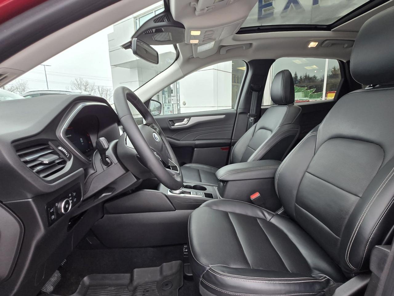 2023 Ford Escape PLATINUM, HYBRID, LEATHER, MOONROOF, NAV! LOADED! Photo