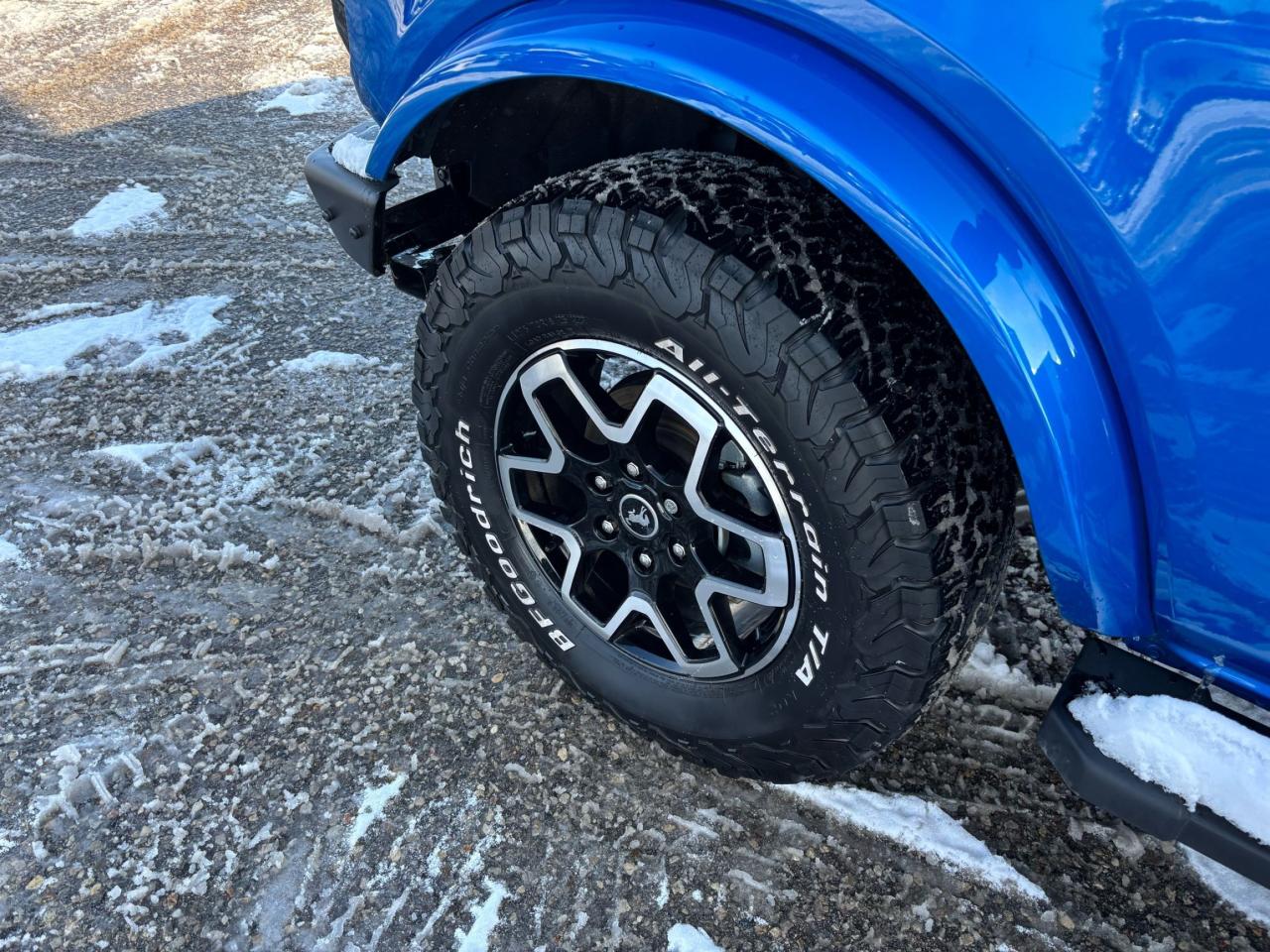 2022 Ford Bronco OUTERBANKS! LEATHER, TECH, REMOTE START! Photo