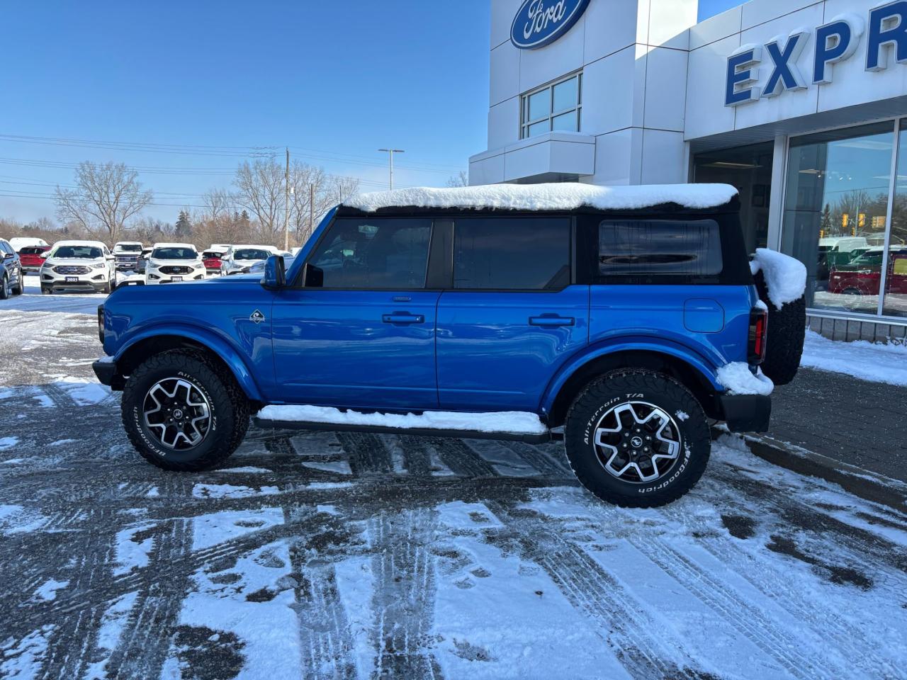 2022 Ford Bronco OUTERBANKS! LEATHER, TECH, REMOTE START! Photo
