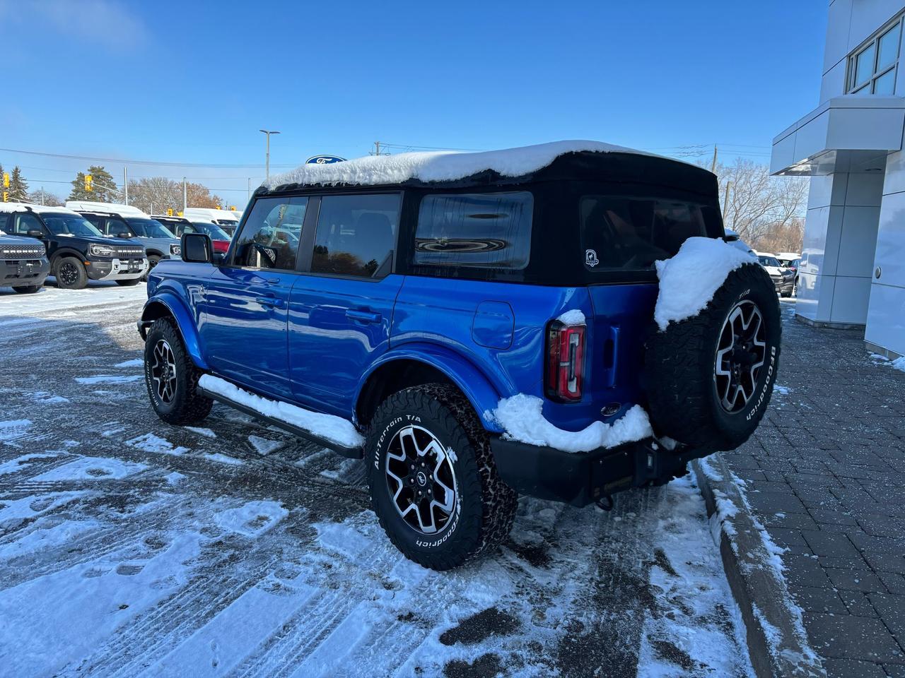 2022 Ford Bronco OUTERBANKS! LEATHER, TECH, REMOTE START! Photo