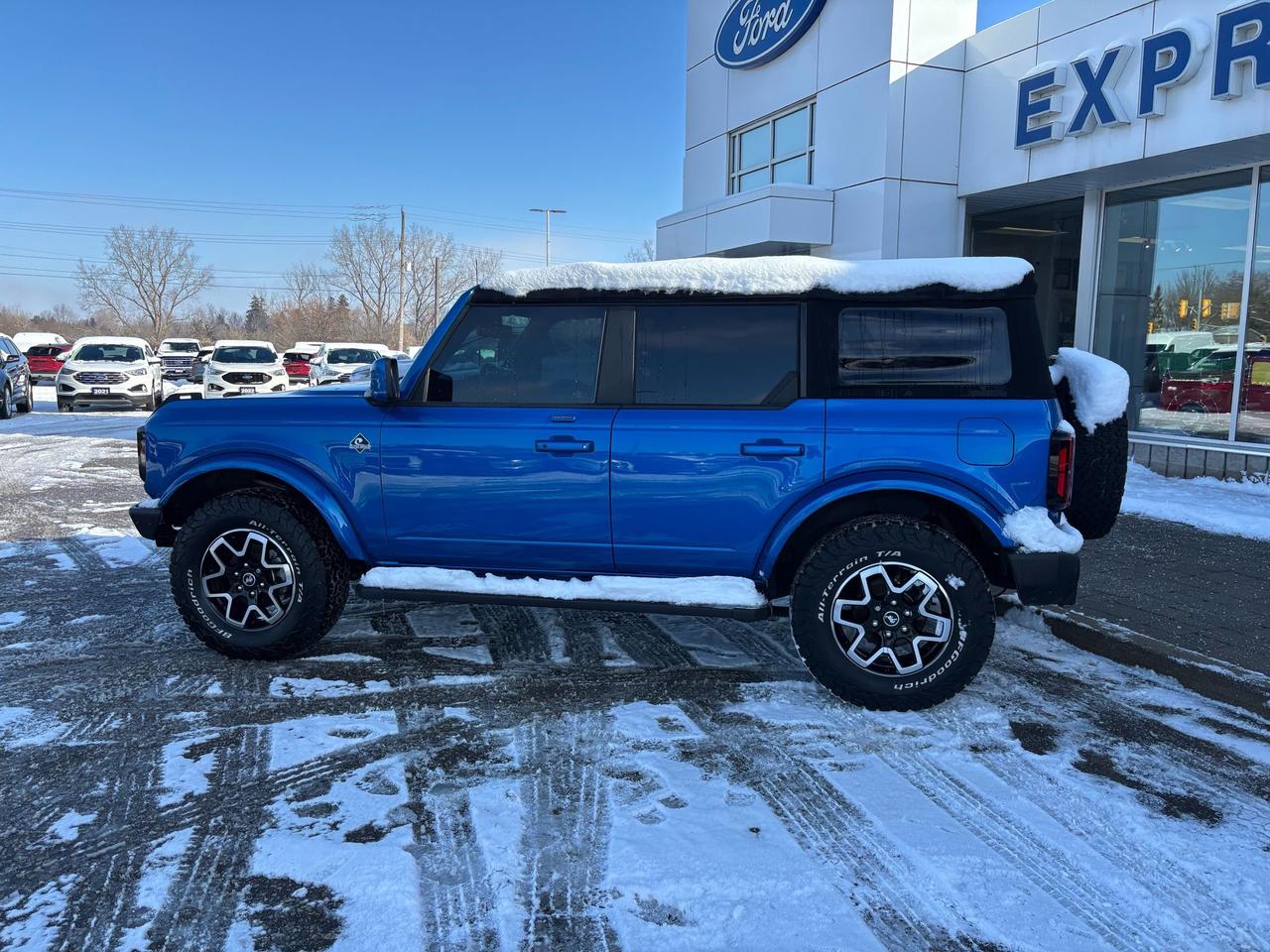 2022 Ford Bronco OUTERBANKS! LEATHER, TECH, REMOTE START! Photo