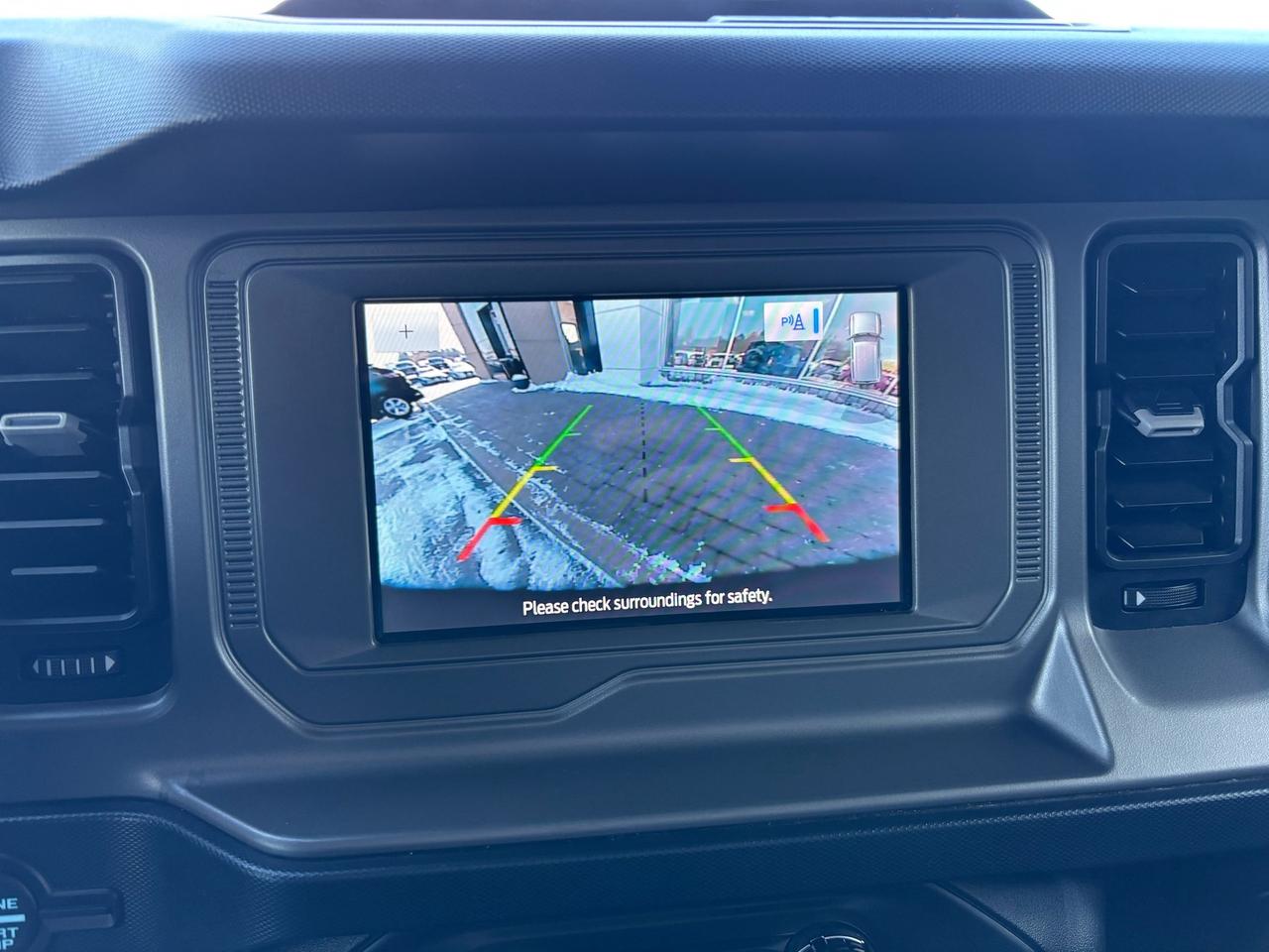 2022 Ford Bronco OUTERBANKS! LEATHER, TECH, REMOTE START! Photo