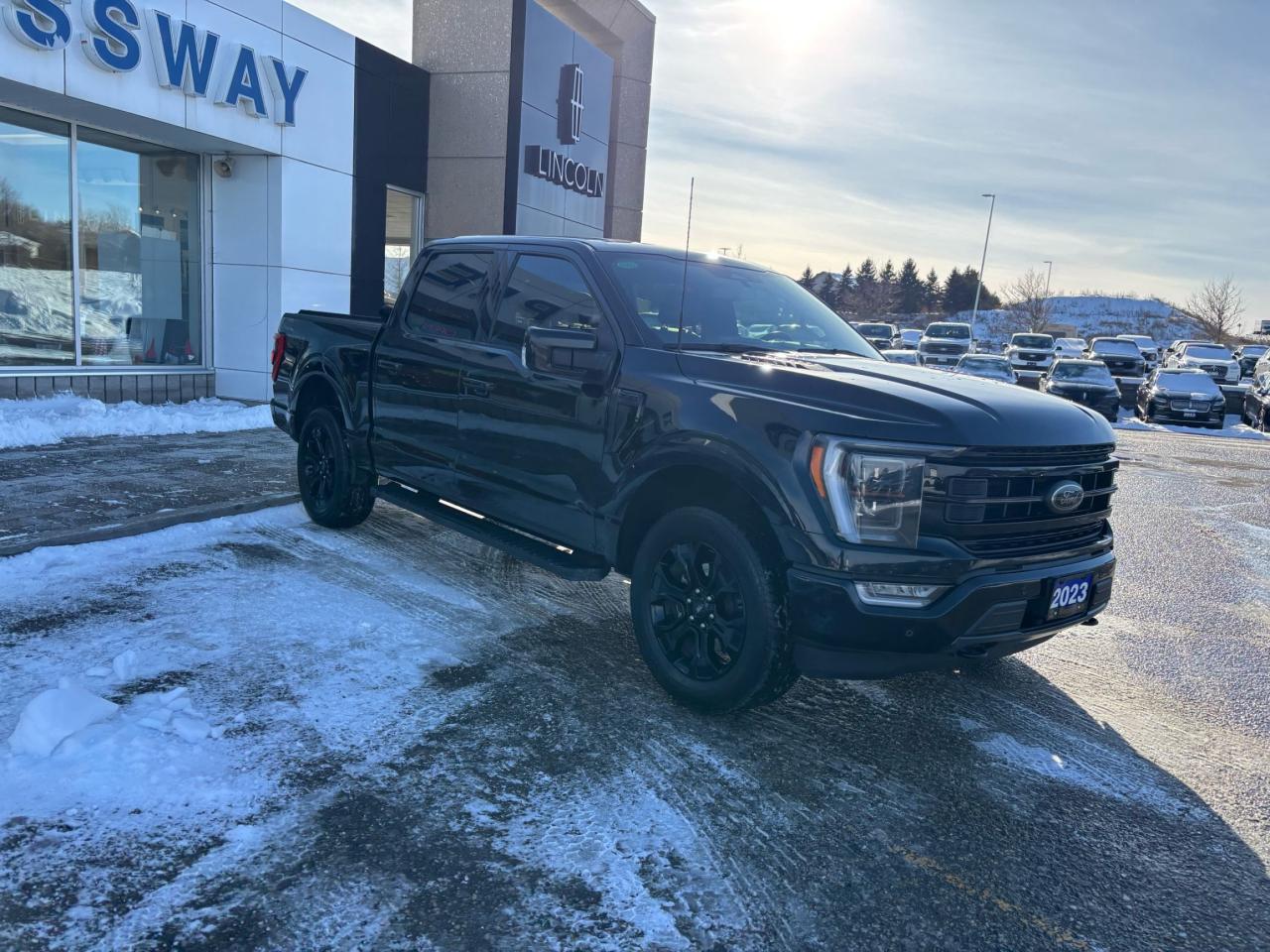 2023 Ford F-150 LARIAT, 502A TRIM LEVEL, FX4, SPORT PACK! Photo2