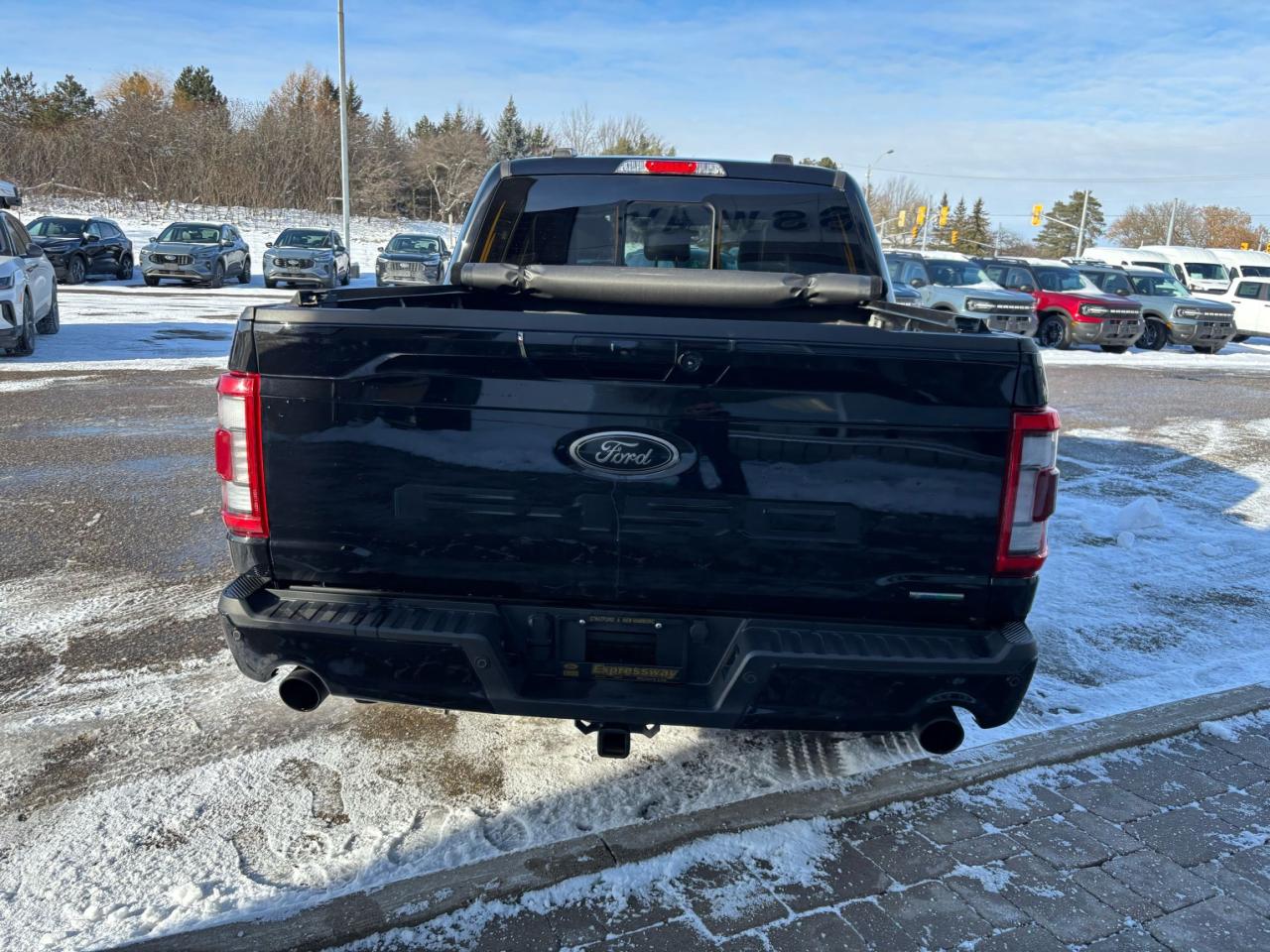 2023 Ford F-150 LARIAT, 502A TRIM LEVEL, FX4, SPORT PACK! Photo