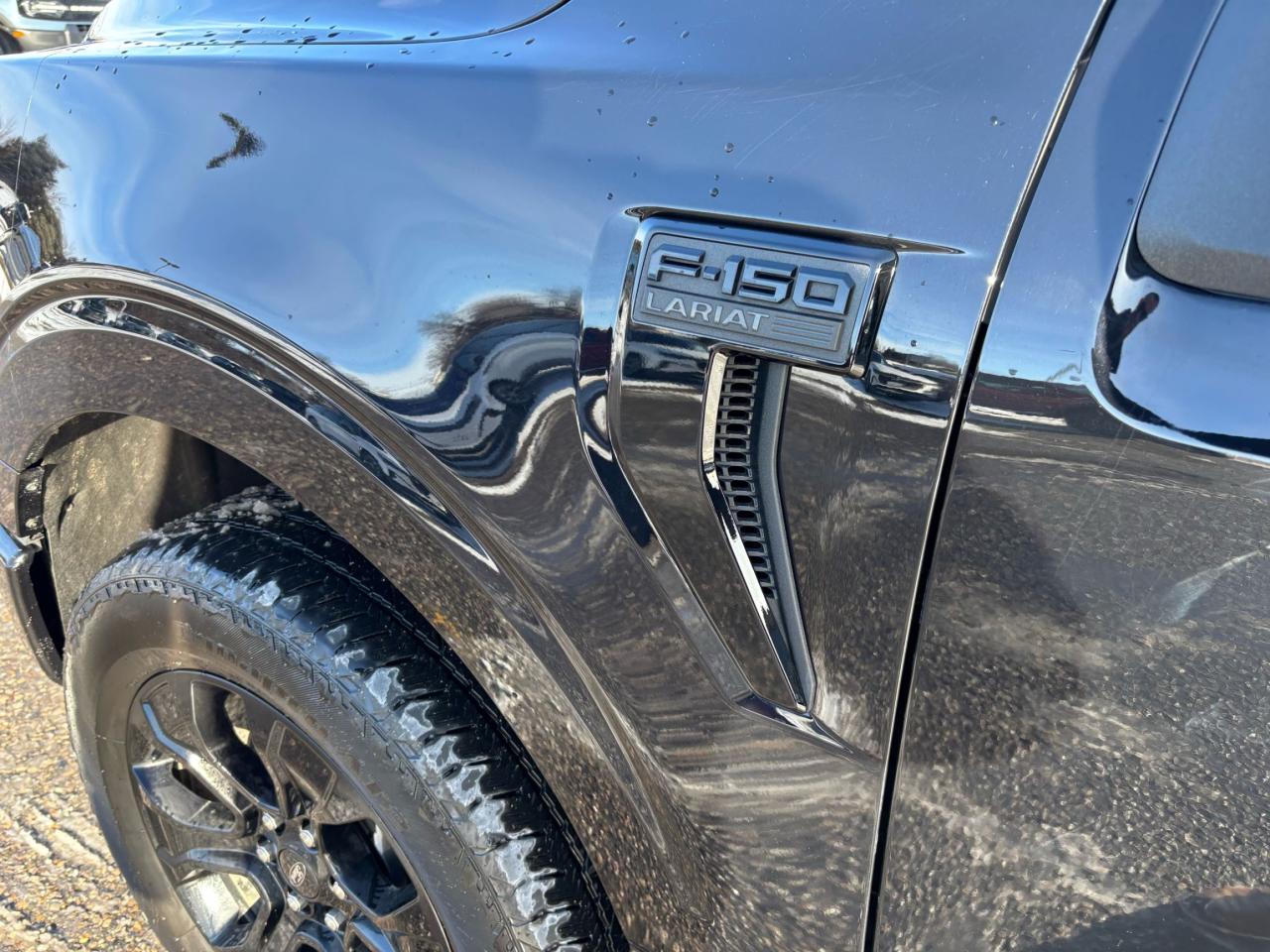 2023 Ford F-150 LARIAT, 502A TRIM LEVEL, FX4, SPORT PACK! Photo