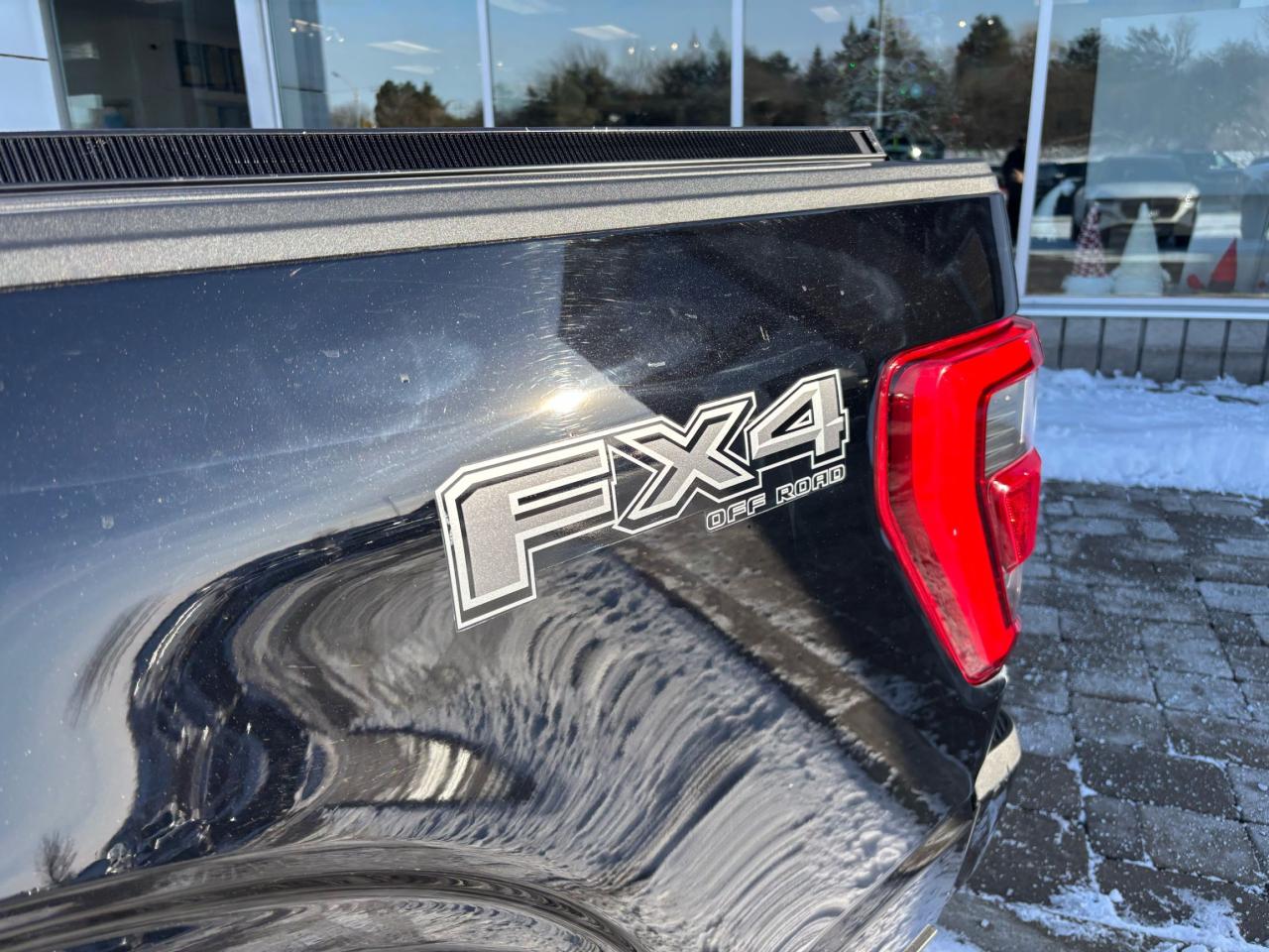 2023 Ford F-150 LARIAT, 502A TRIM LEVEL, FX4, SPORT PACK! Photo