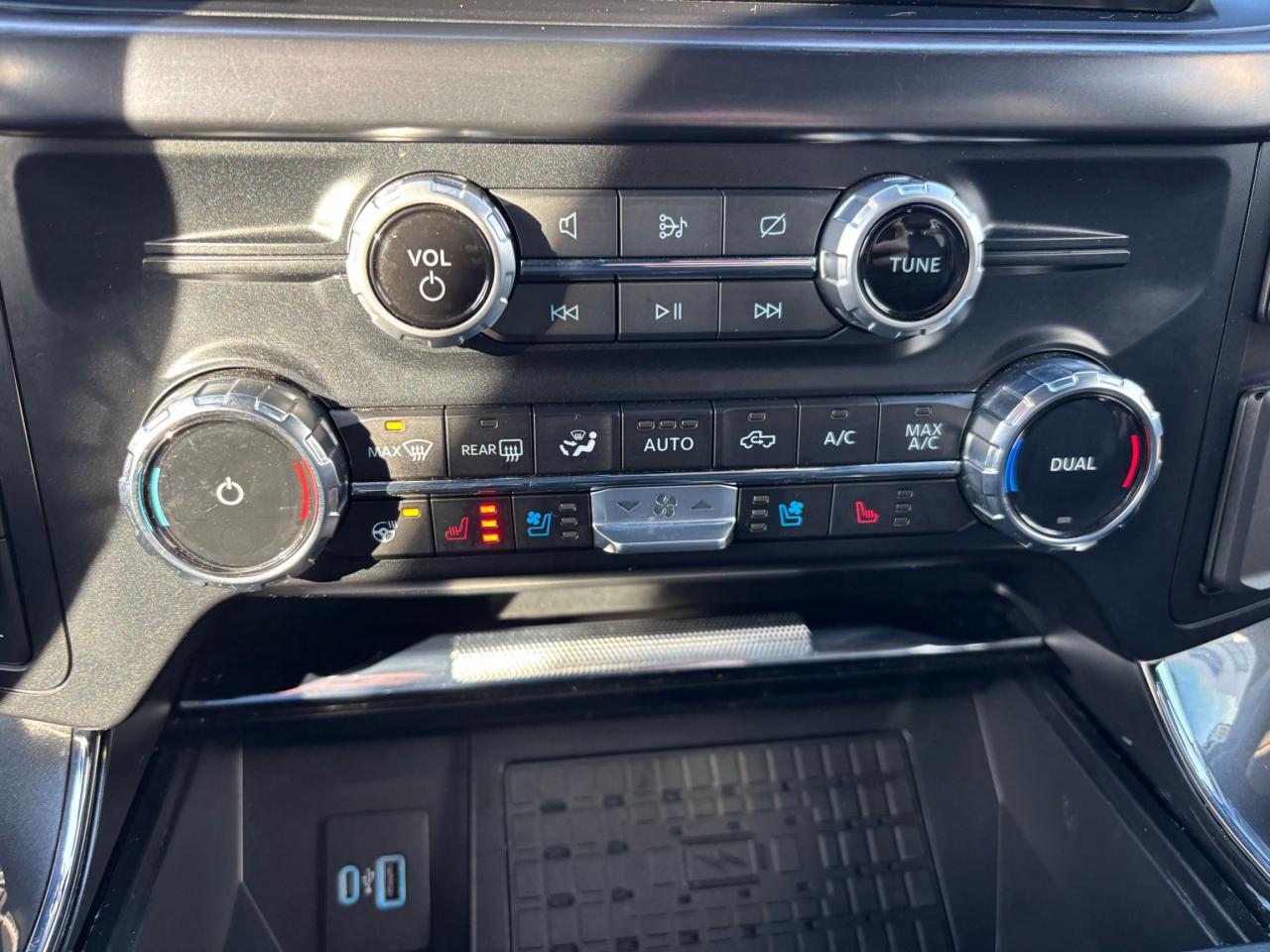 2023 Ford F-150 LARIAT, 502A TRIM LEVEL, FX4, SPORT PACK! Photo