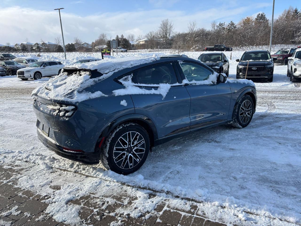 2024 Ford Mustang Mach-E PREMIUM, AWD, GLASS ROOF! 19" RIMS, TECH! Photo4