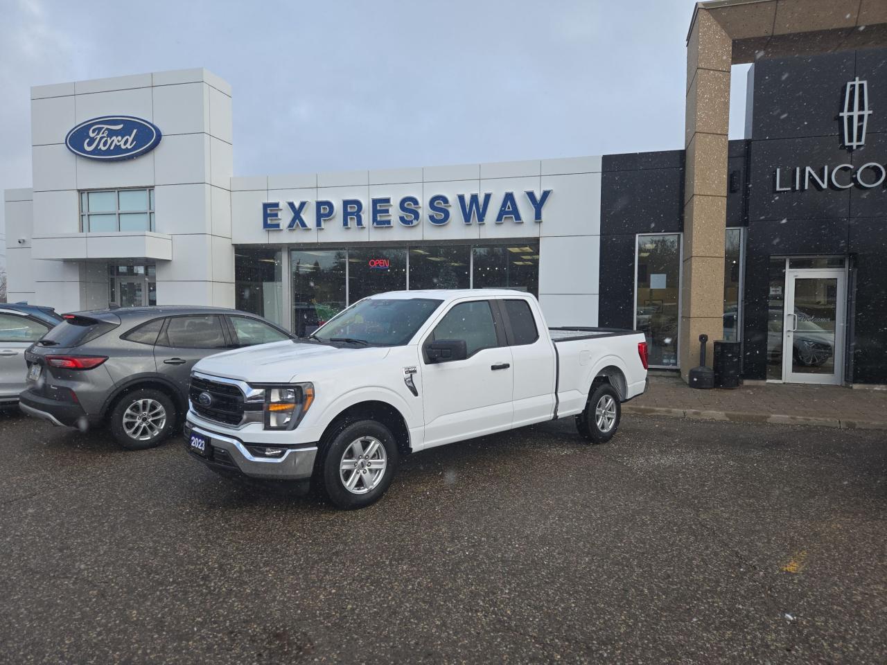 Used 2023 Ford F-150 XLT, 4X2, 300A WITH 6.5' BOX! CLOTH, 6 PASSENGER! for sale in New Hamburg, ON