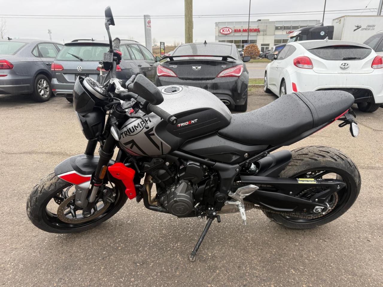 2024 Triumph Daytona TRIDENT 660, 3 CYL, ONLY 13,000KMS, LIGHT DAMAGE - Photo #5