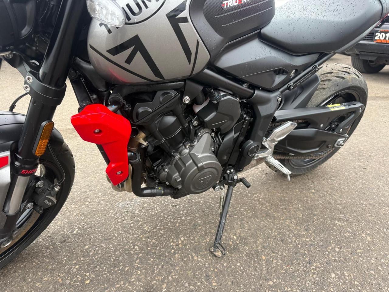 2024 Triumph Daytona TRIDENT 660, 3 CYL, ONLY 13,000KMS, LIGHT DAMAGE - Photo #9