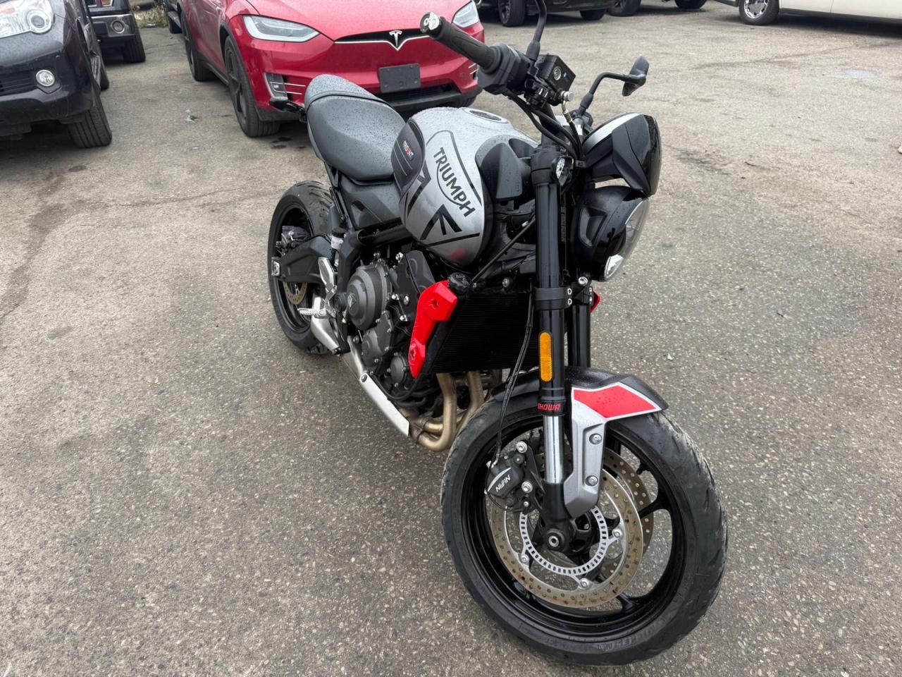 2024 Triumph Daytona TRIDENT 660, 3 CYL, ONLY 13,000KMS, LIGHT DAMAGE - Photo #6