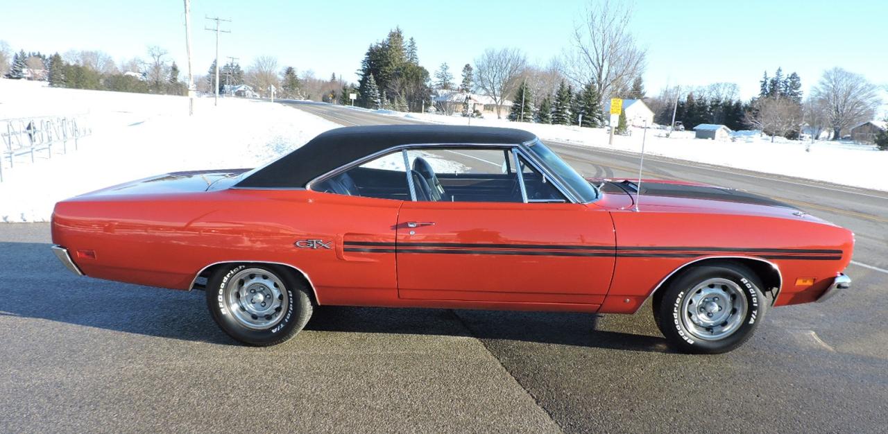 1970 Plymouth GTX 440  4-Speed Southern Car Stunning With Warranty Photo4