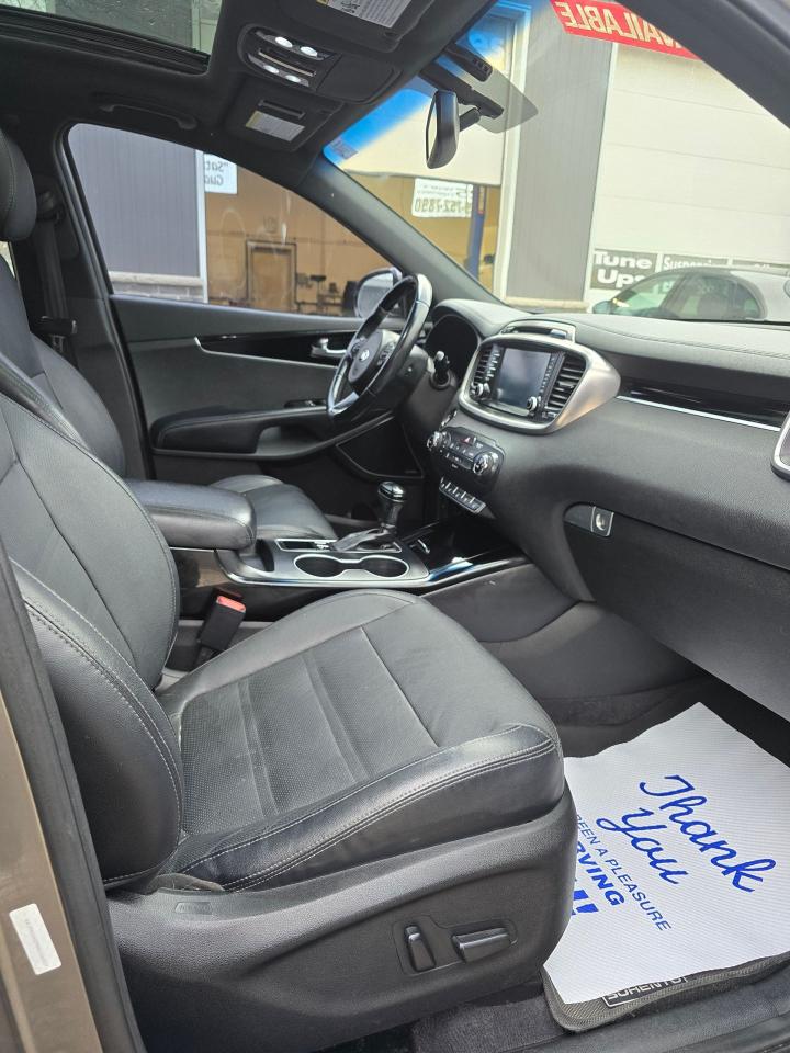 2016 Kia Sorento AWD 4dr 3.3L SX+ 7-Seater - Photo #4