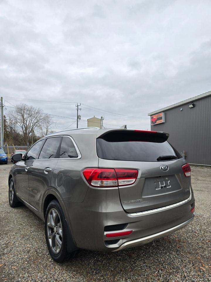 2016 Kia Sorento AWD 4dr 3.3L SX+ 7-Seater - Photo #11