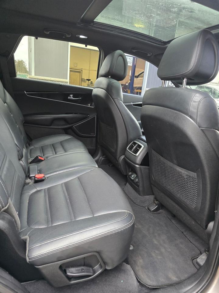2016 Kia Sorento AWD 4dr 3.3L SX+ 7-Seater - Photo #13