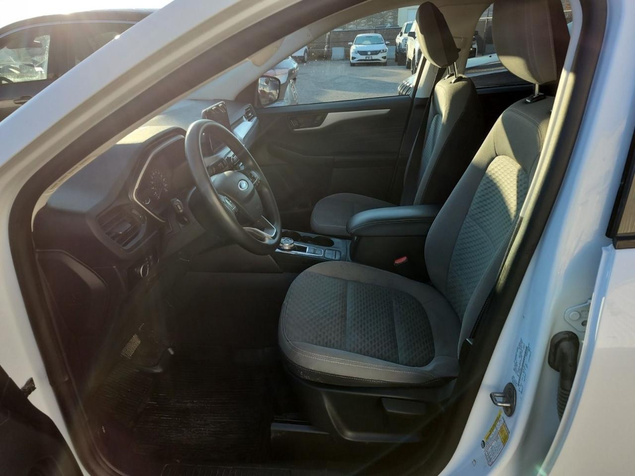 2022 Ford Escape SE Photo3