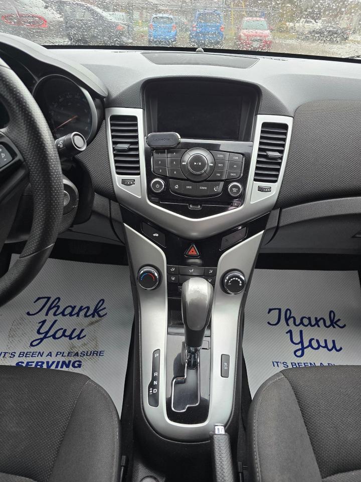 2015 Chevrolet Cruze 4dr Sdn 1LT - Photo #9