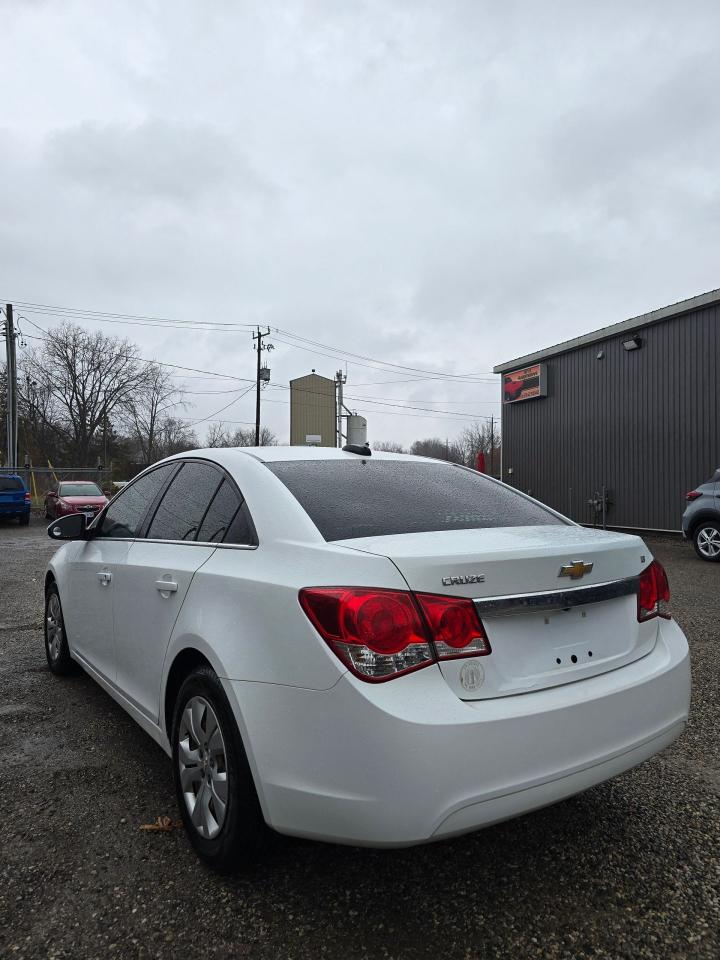 2015 Chevrolet Cruze 4dr Sdn 1LT - Photo #10