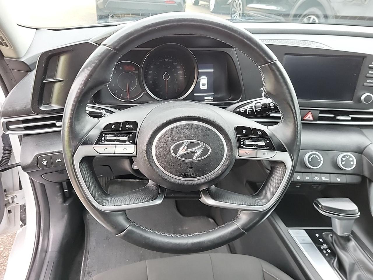 2023 Hyundai Elantra Preferred Photo