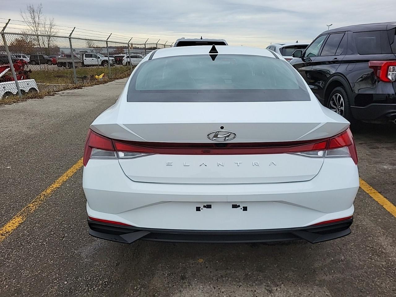 2023 Hyundai Elantra Preferred Photo