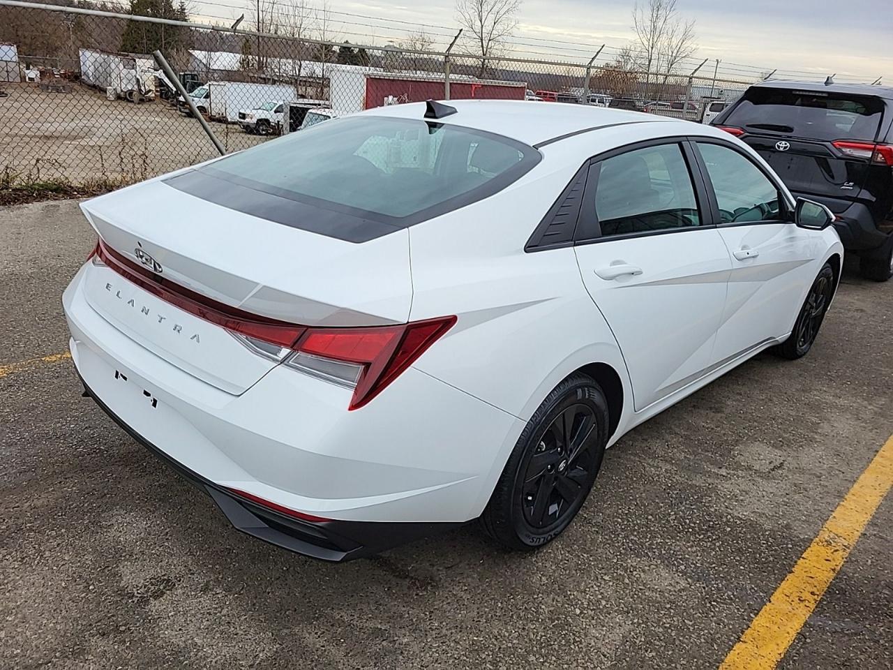 2023 Hyundai Elantra Preferred Photo