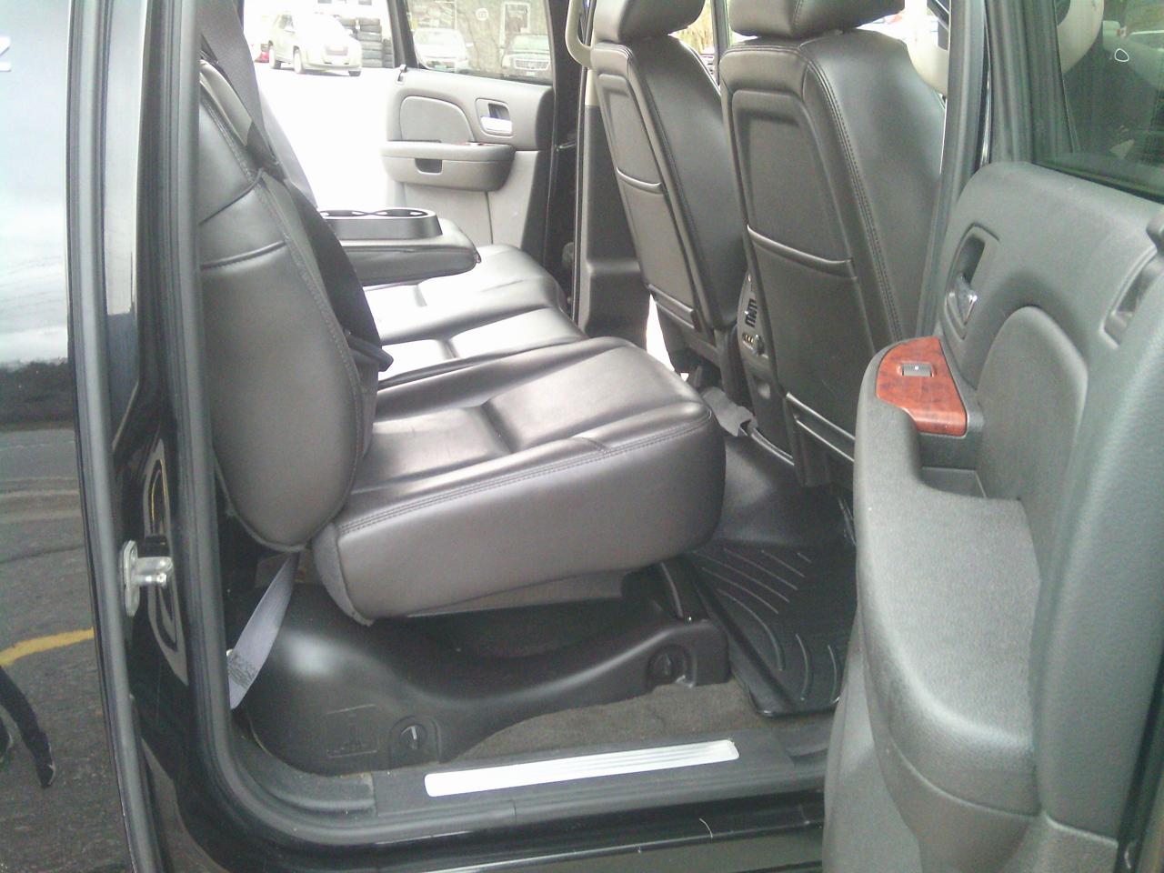 2011 Chevrolet Avalanche LTZ CREW CAB 4X4 Photo