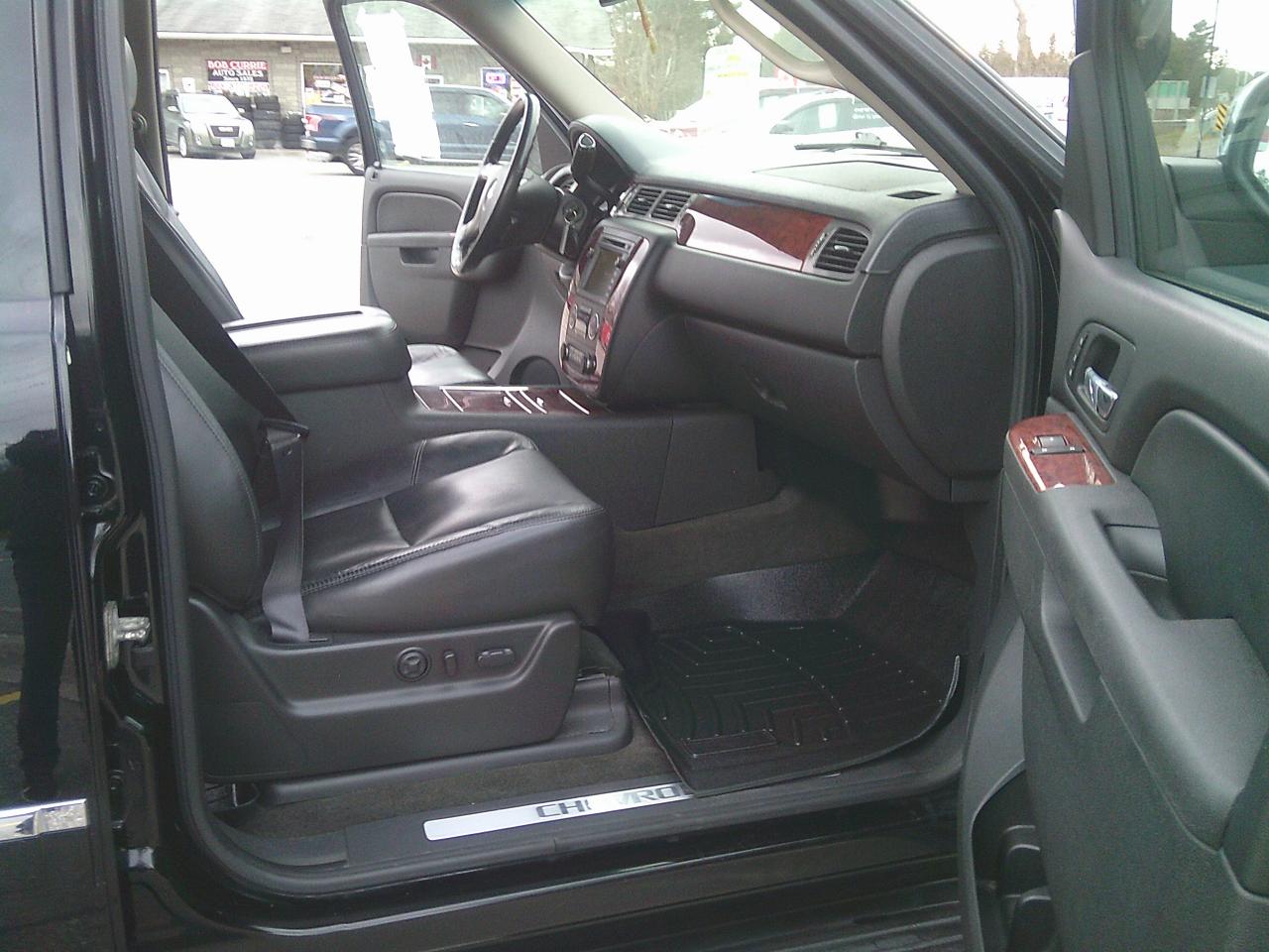 2011 Chevrolet Avalanche LTZ CREW CAB 4X4 Photo