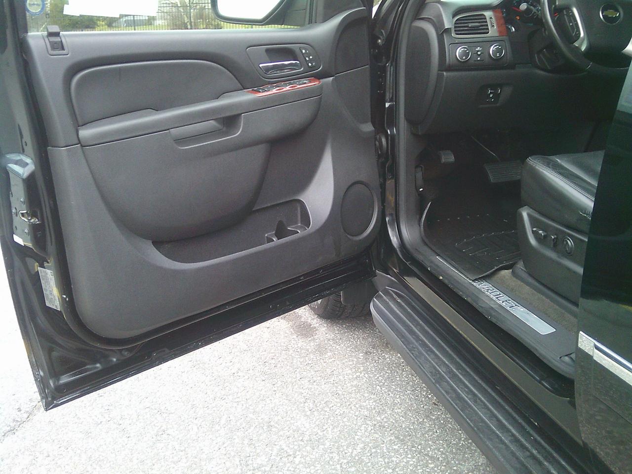 2011 Chevrolet Avalanche LTZ CREW CAB 4X4 Photo