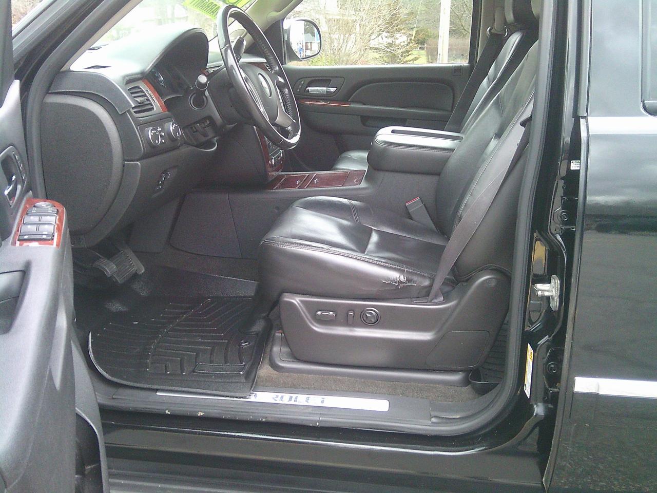 2011 Chevrolet Avalanche LTZ CREW CAB 4X4 Photo