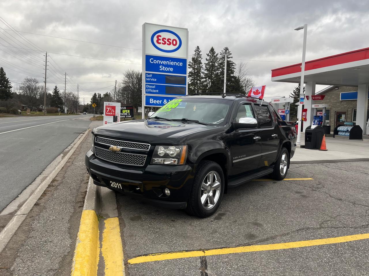 2011 Chevrolet Avalanche LTZ CREW CAB 4X4 Photo