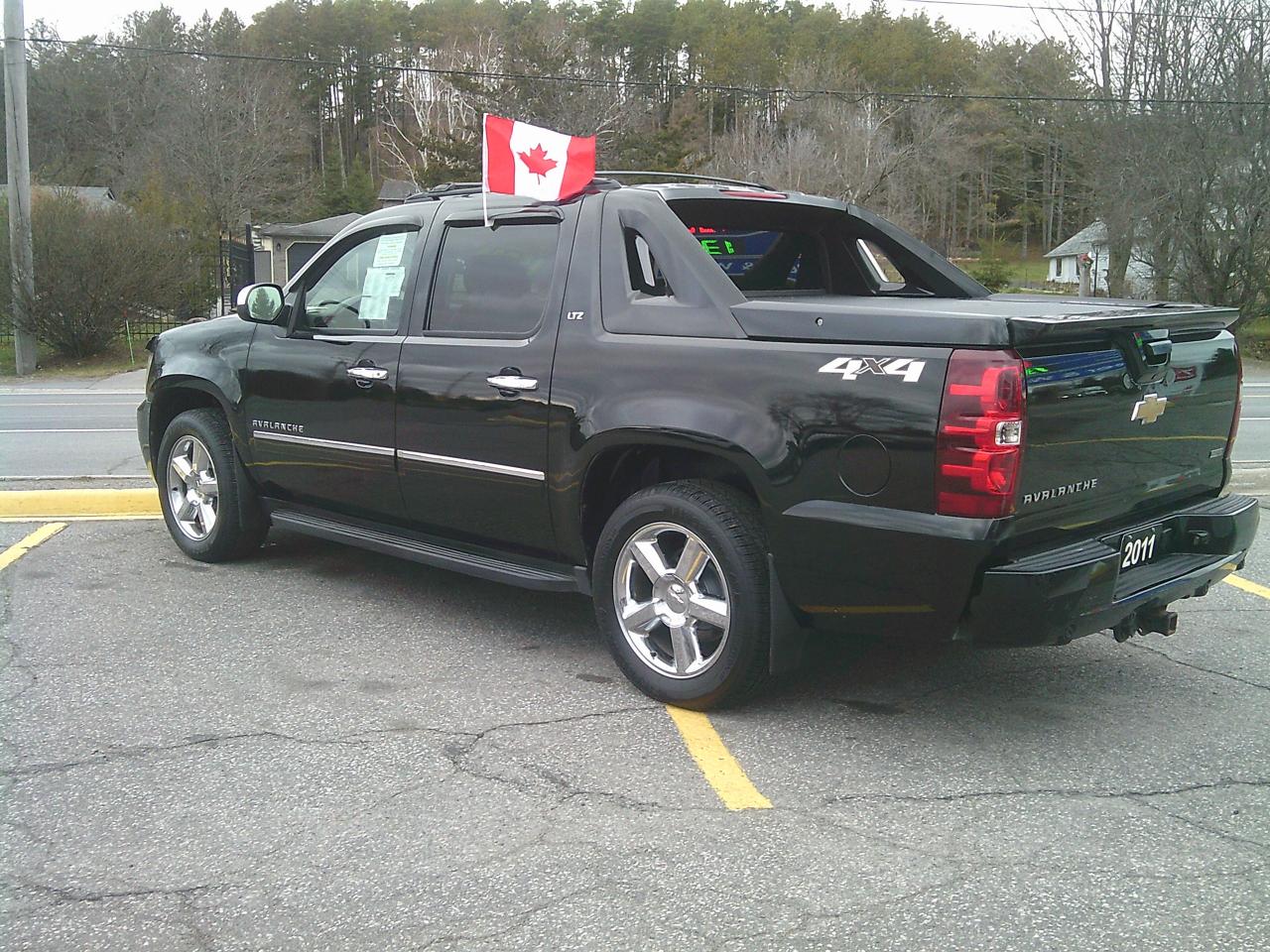 2011 Chevrolet Avalanche LTZ CREW CAB 4X4 Photo