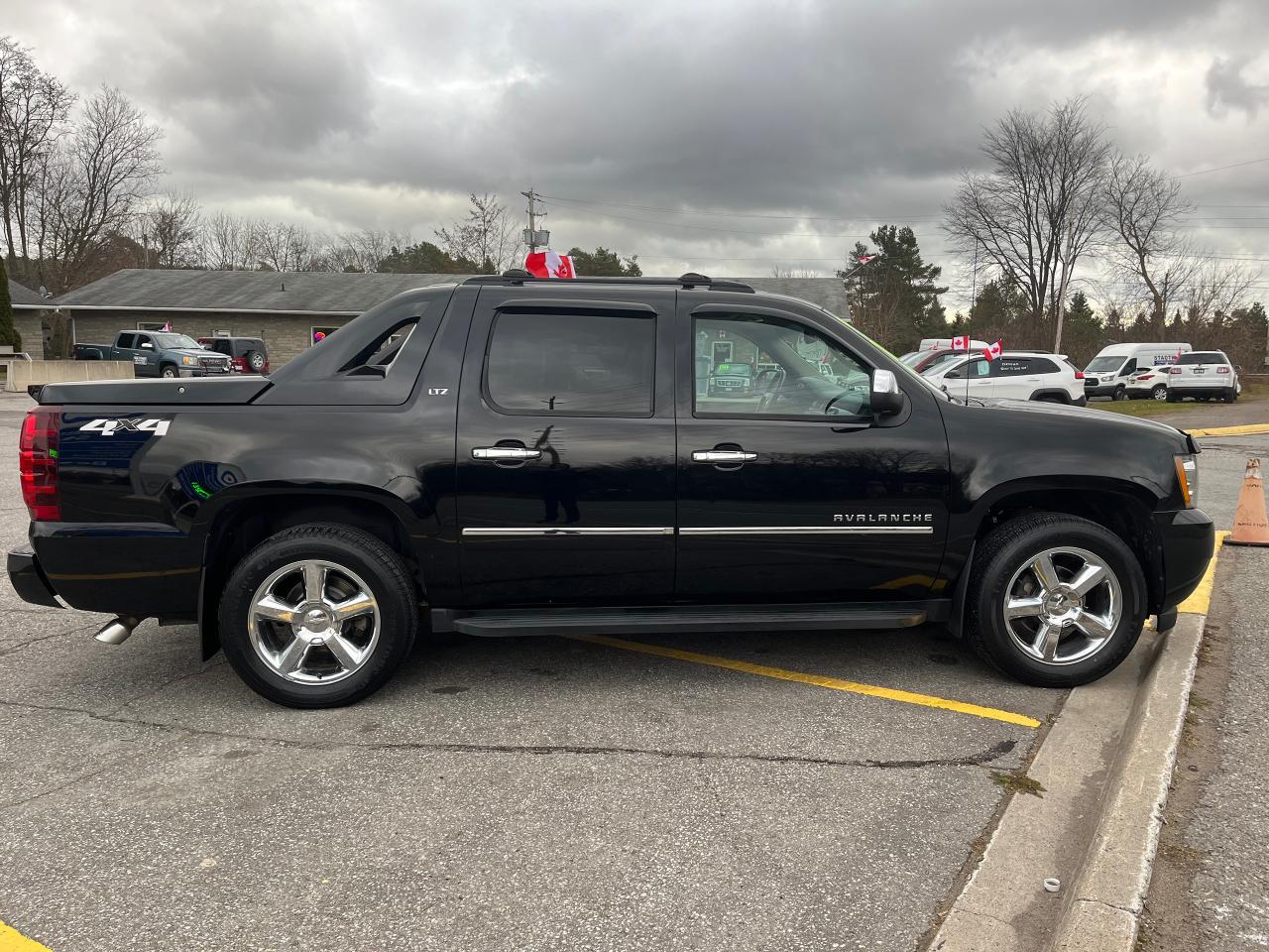 2011 Chevrolet Avalanche LTZ CREW CAB 4X4 Photo