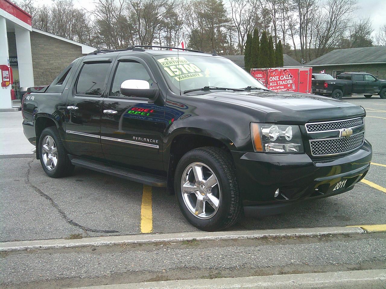 2011 Chevrolet Avalanche LTZ CREW CAB 4X4 Photo4