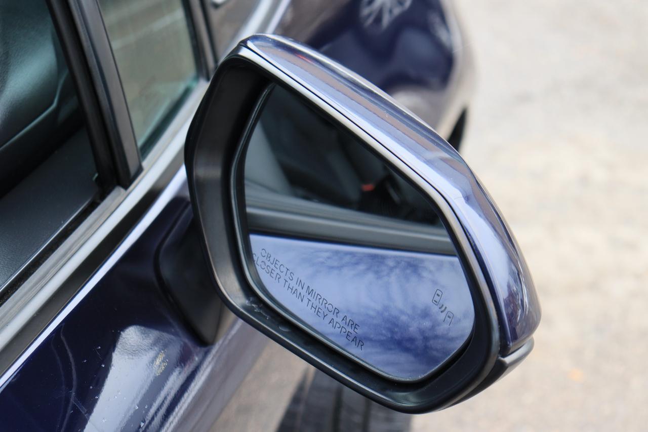 2020 Toyota Corolla LE | Auto | Roof | BSM | Adap Cruise | CarPlay ++ Photo14